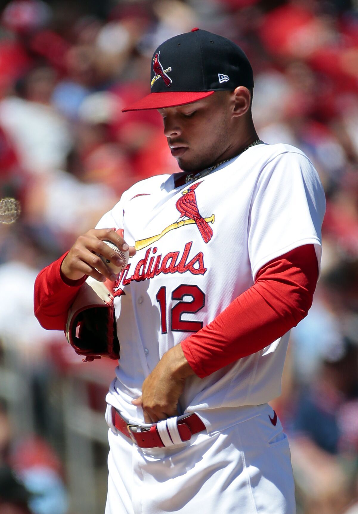 Cardinals look to split series against D-backs
